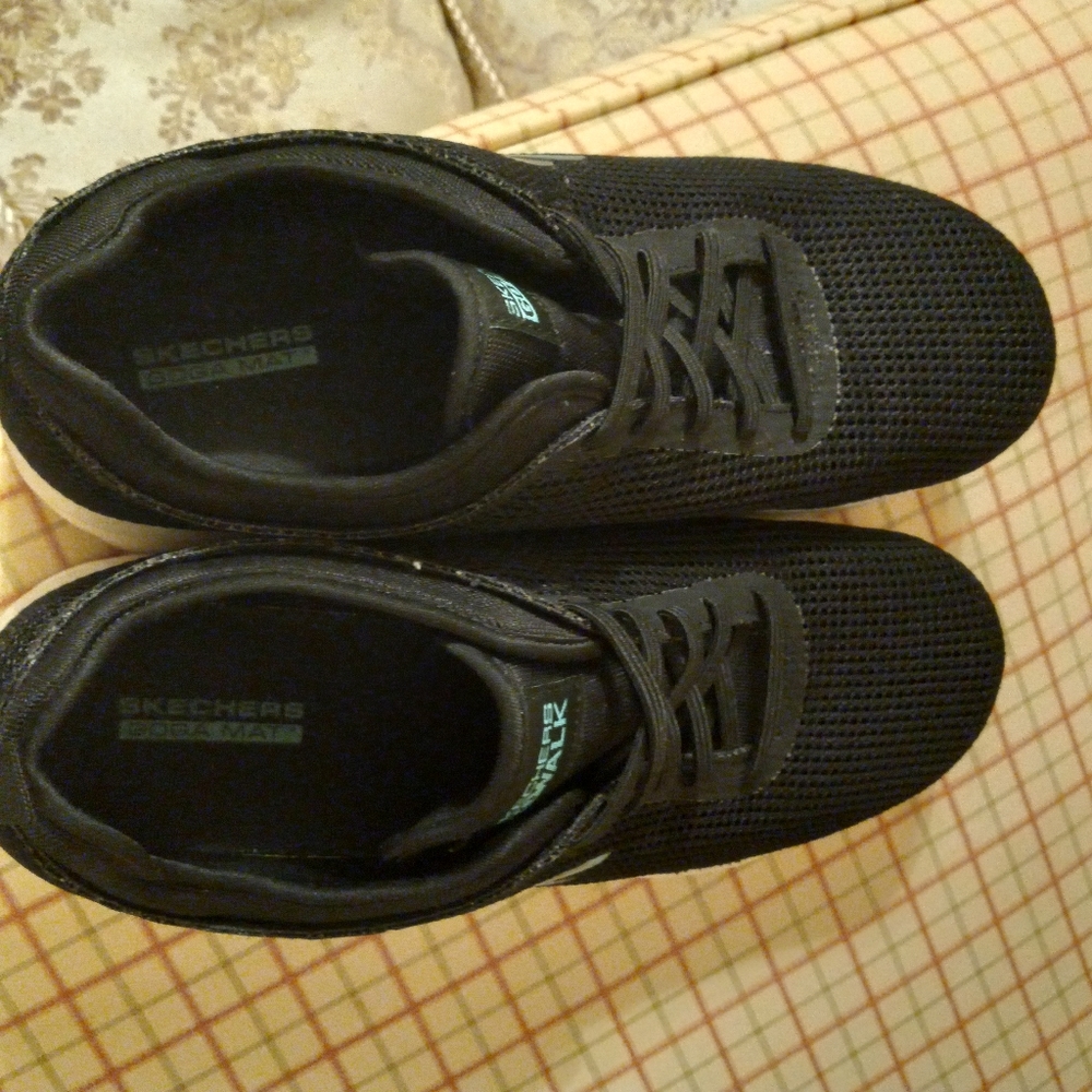 Shoes - Picture 2 of 3